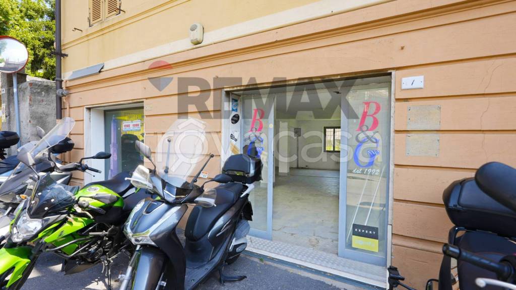 negozio in vendita a Genova in zona Molassana