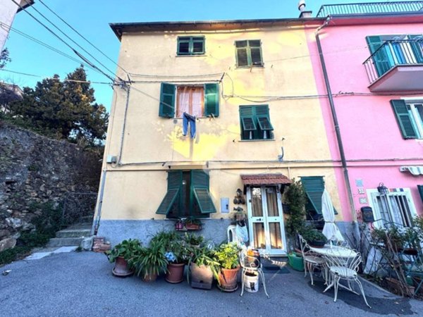 appartamento in vendita a Genova in zona Trasta