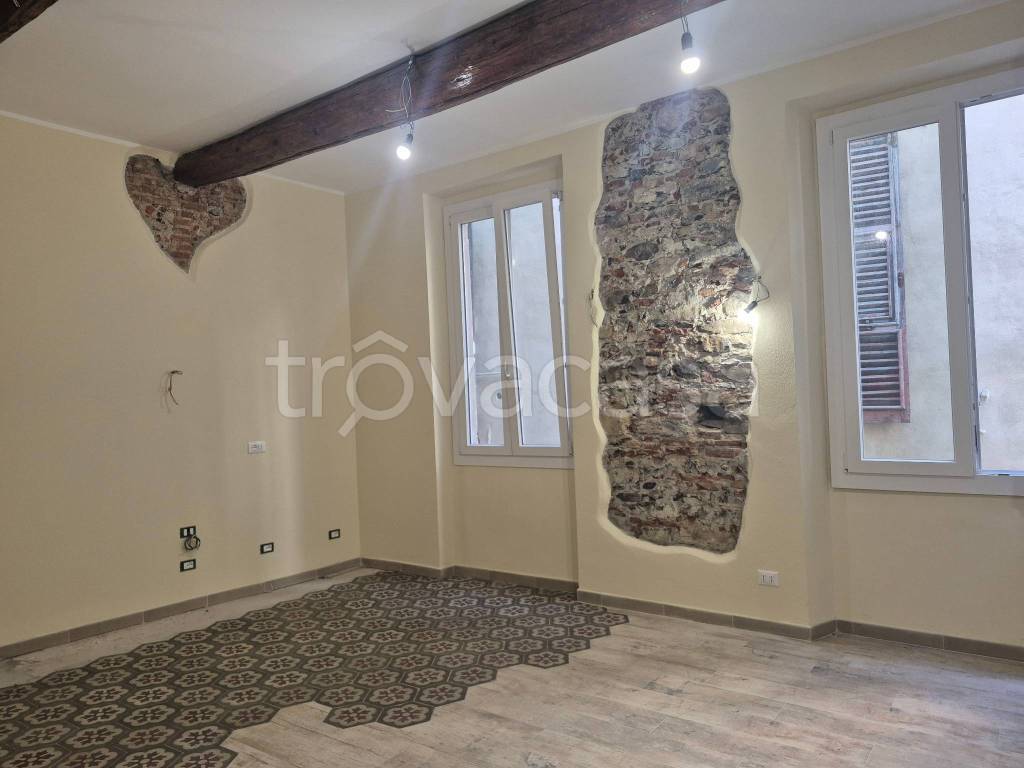 appartamento in vendita a Genova in zona Sottoripa / Maddalena / Molo