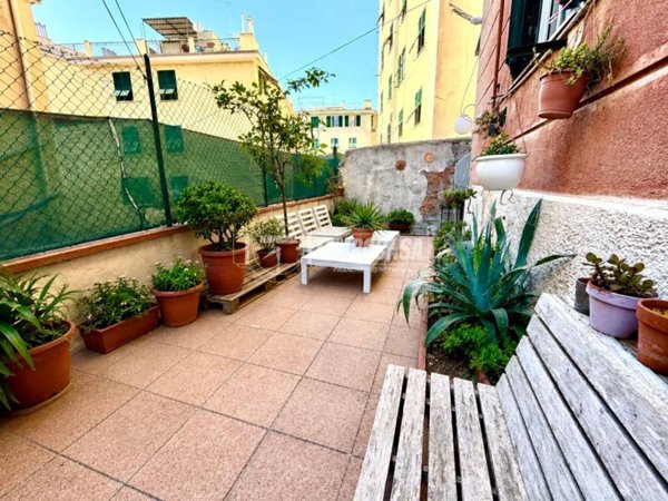 appartamento in vendita a Genova in zona Sestri Ponente
