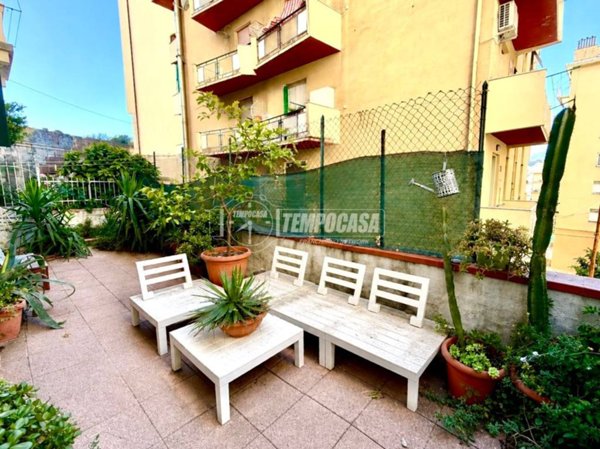appartamento in vendita a Genova in zona Sestri Ponente