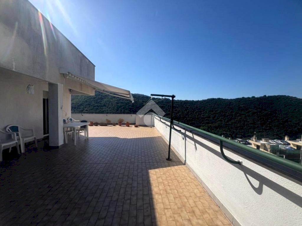 appartamento in vendita a Genova in zona San Gottardo/Sant'Eusebio