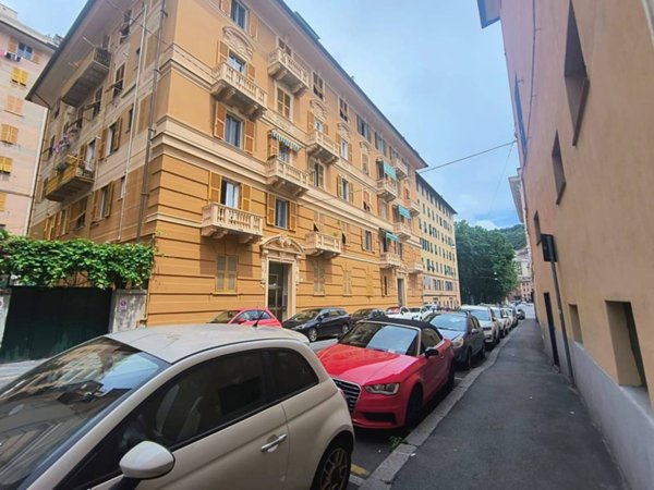 appartamento in vendita a Genova in zona Marassi