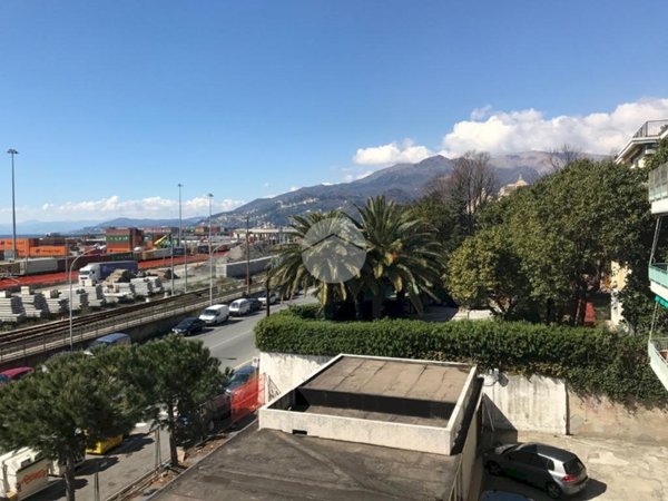 appartamento in vendita a Genova in zona Palmaro / Pra'