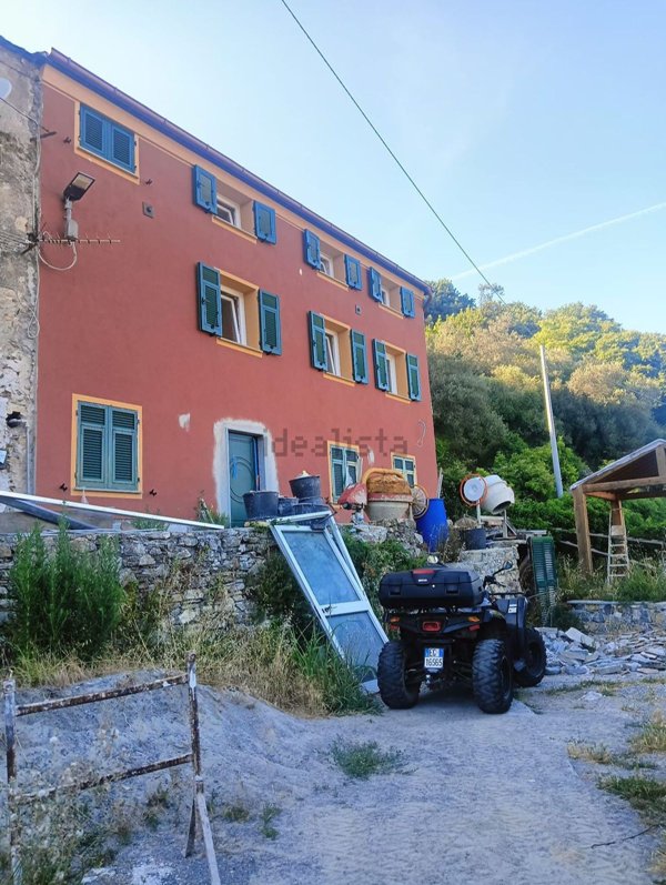 casa indipendente in vendita a Genova in zona Staglieno