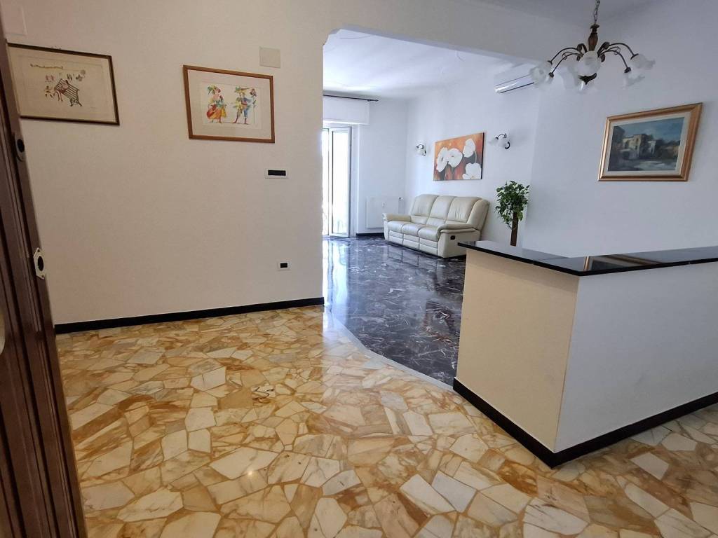 appartamento in vendita a Genova in zona Sestri Ponente