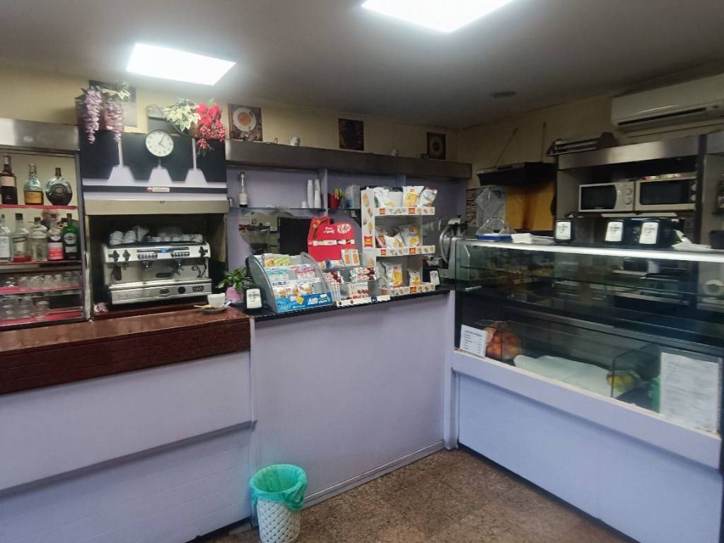 negozio in vendita a Genova in zona Staglieno