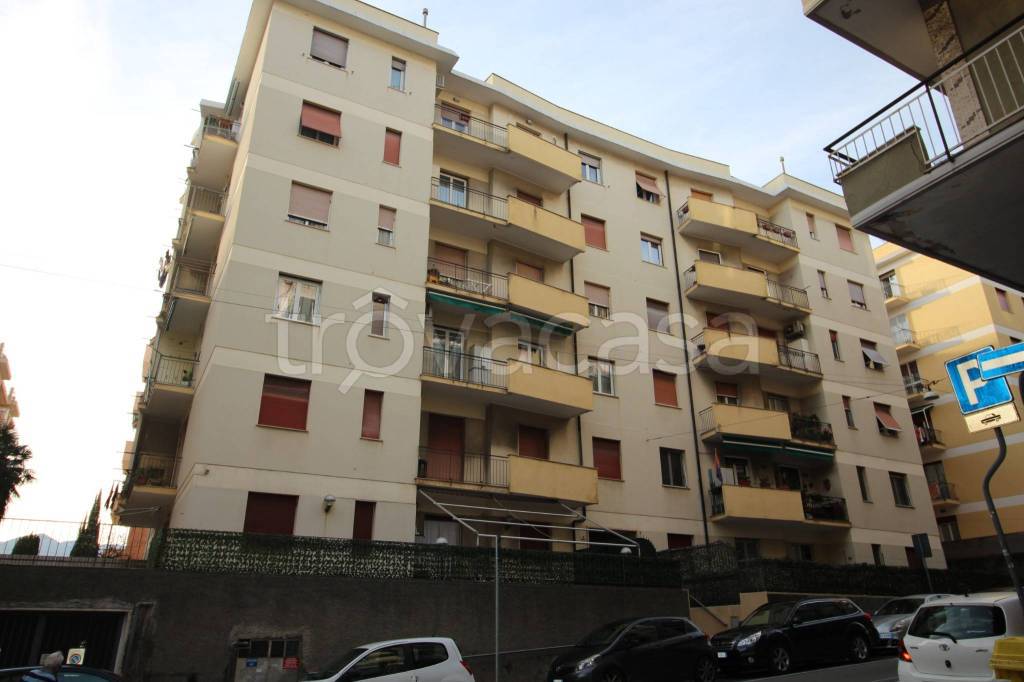 appartamento in vendita a Genova in zona Palmaro / Pra'