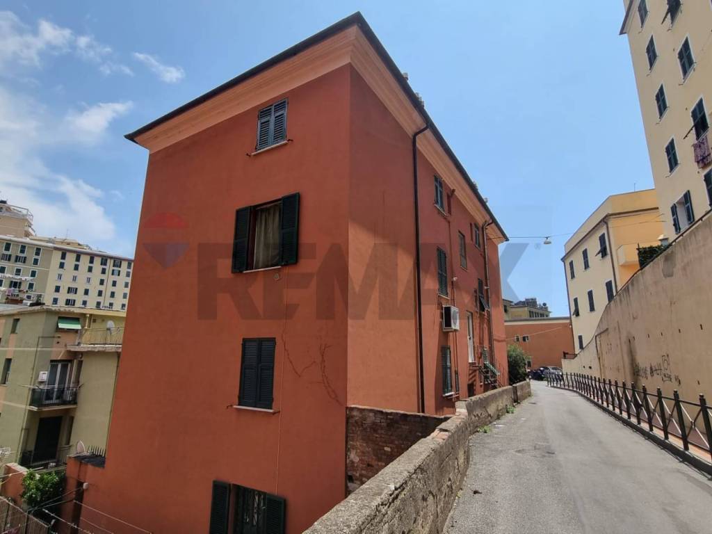 appartamento in vendita a Genova in zona Oregina