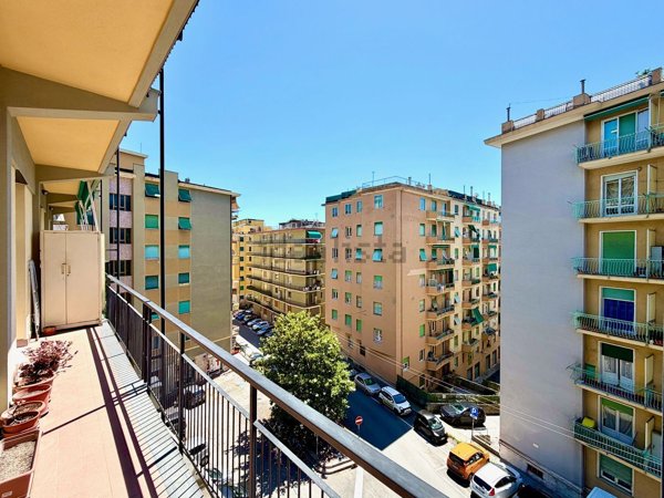 appartamento in vendita a Genova in zona Palmaro / Pra'