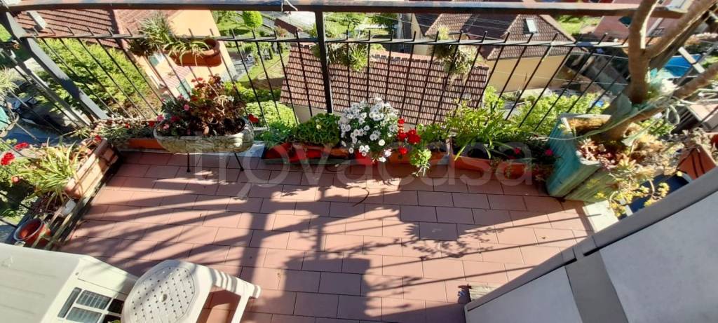 appartamento in vendita a Genova in zona Struppa