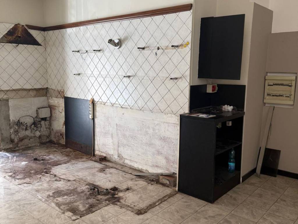 negozio in vendita a Genova in zona Lagaccio / Granarolo
