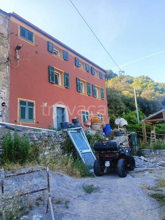 casa indipendente in vendita a Genova in zona Molassana