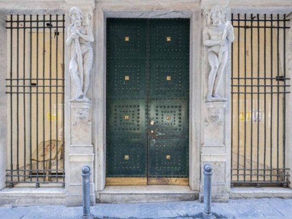 appartamento in vendita a Genova in zona Sottoripa / Maddalena / Molo