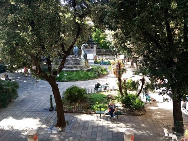 appartamento in vendita a Genova in zona Sestri Ponente