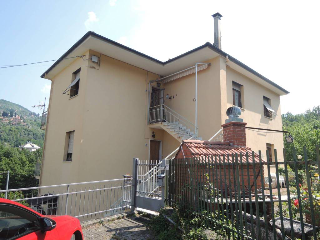 casa indipendente in vendita a Genova in zona Molassana