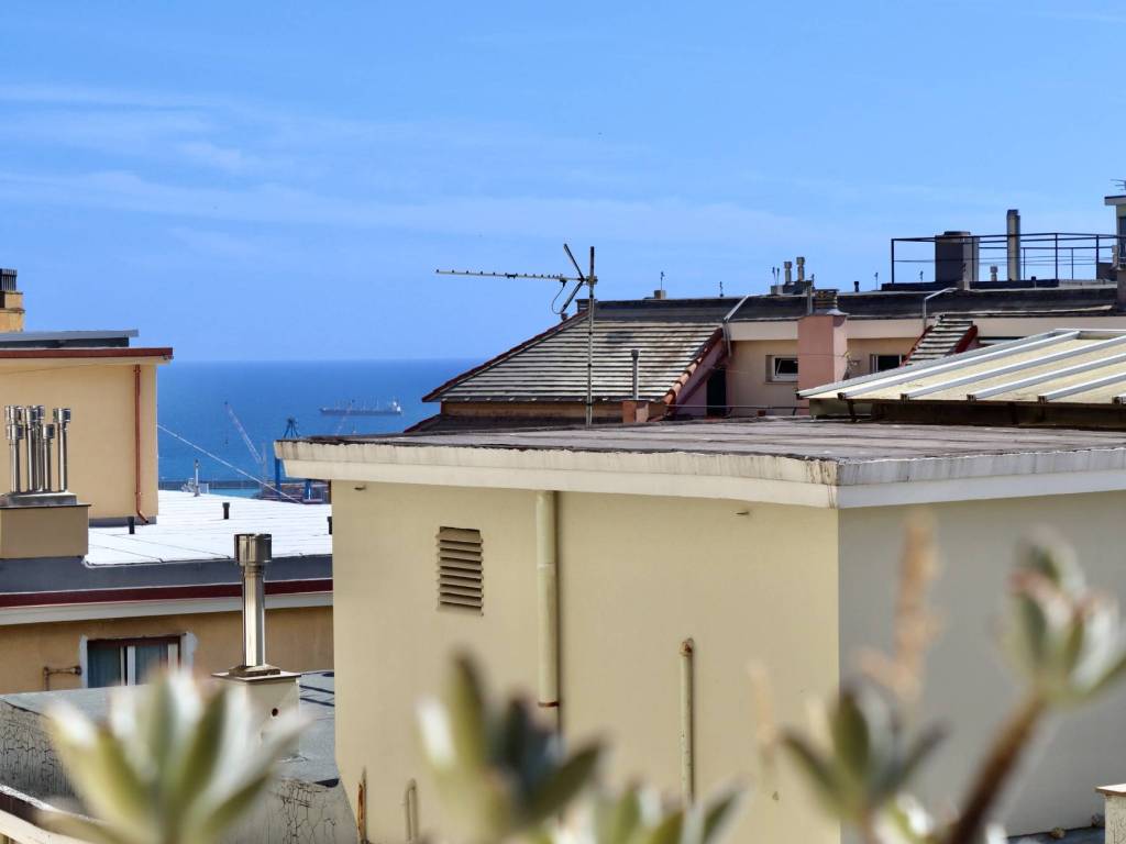 appartamento in vendita a Genova in zona Oregina