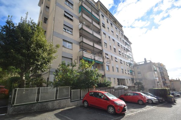 appartamento in vendita a Genova in zona Palmaro / Pra'