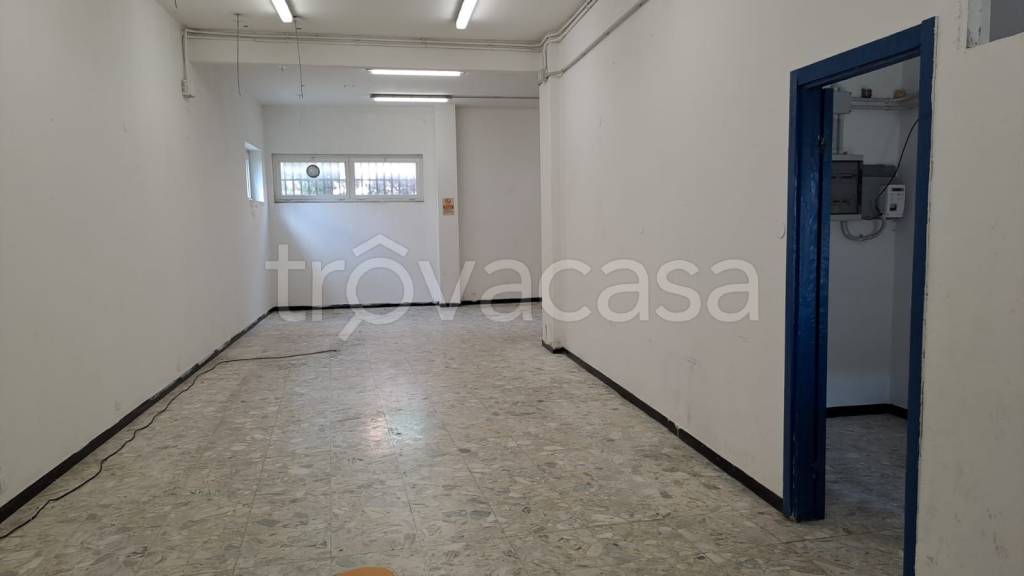 negozio in vendita a Genova in zona Cornigliano