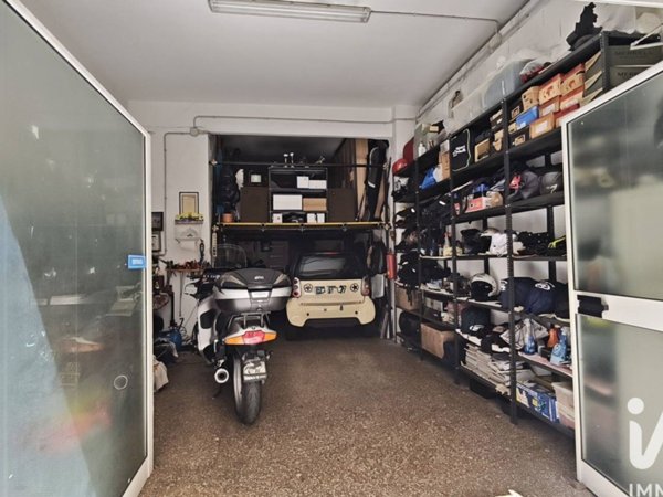locale di sgombero in vendita a Genova in zona Marassi