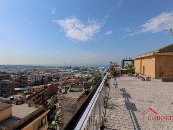 appartamento in vendita a Genova in zona Sestri Ponente