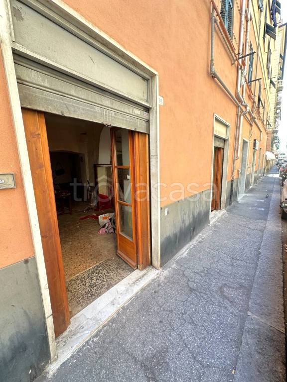 bivano in vendita a Genova in zona Foce