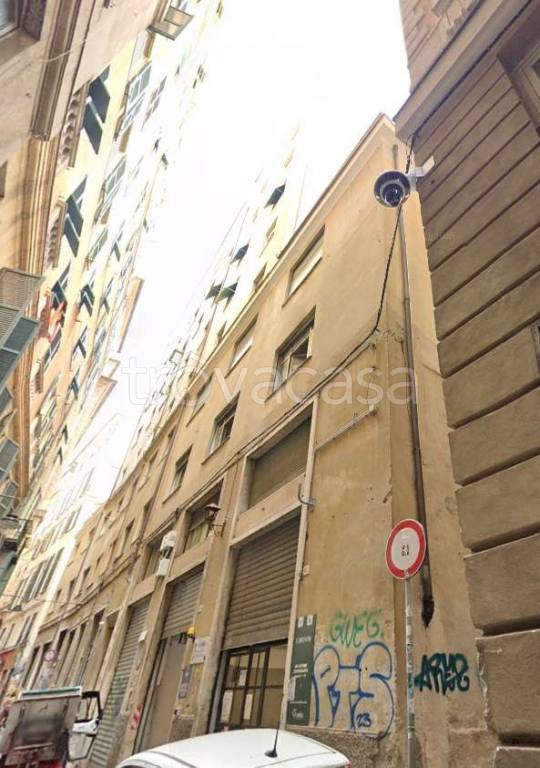 appartamento in vendita a Genova in zona Sottoripa / Maddalena / Molo