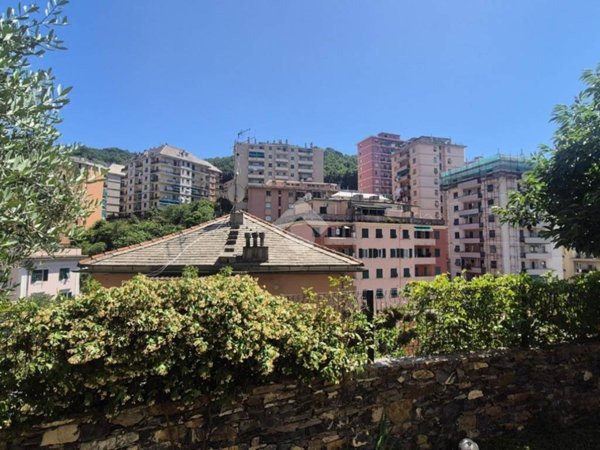 appartamento in vendita a Genova in zona Quezzi