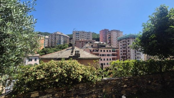 appartamento in vendita a Genova in zona Quezzi