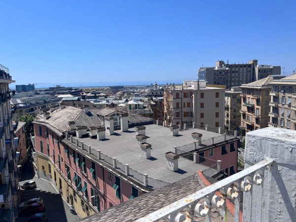 appartamento in vendita a Genova in zona Sestri Ponente