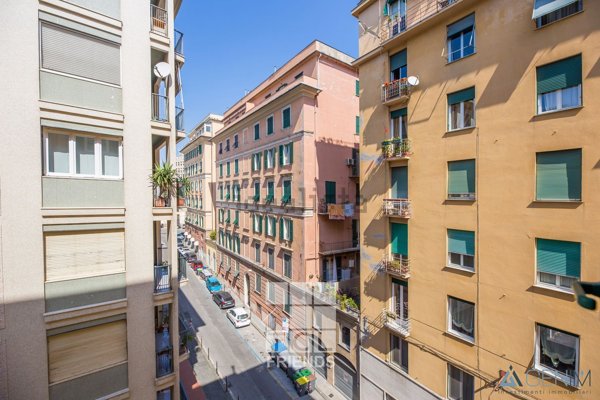 appartamento in vendita a Genova in zona Carignano