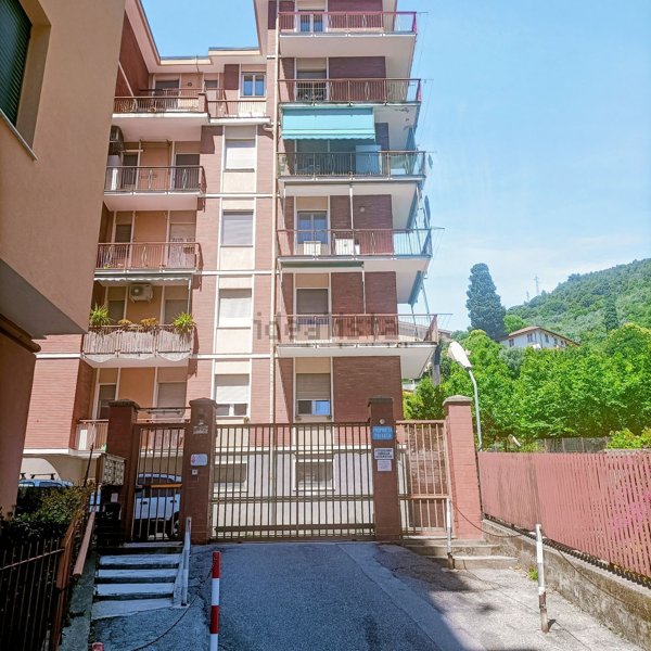 appartamento in vendita a Genova in zona Sestri Ponente