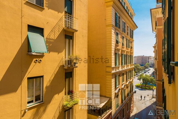 appartamento in vendita a Genova in zona Carignano