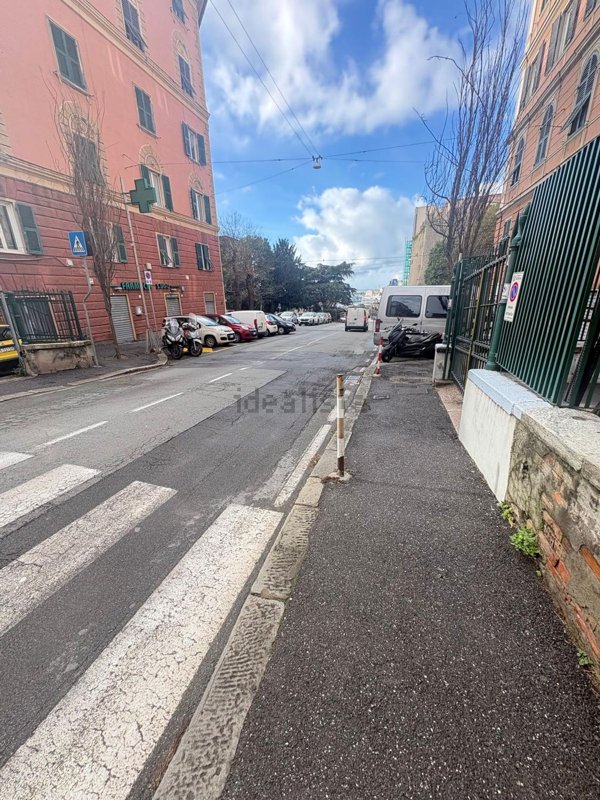 appartamento in vendita a Genova in zona Lagaccio / Granarolo