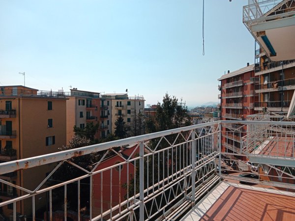 appartamento in vendita a Genova in zona Sestri Ponente