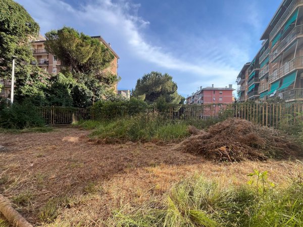 appartamento in vendita a Genova in zona Sestri Ponente