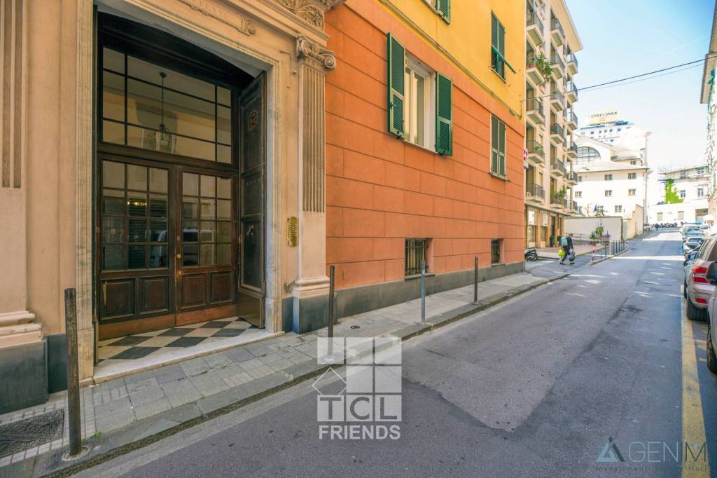 appartamento in vendita a Genova in zona Carignano