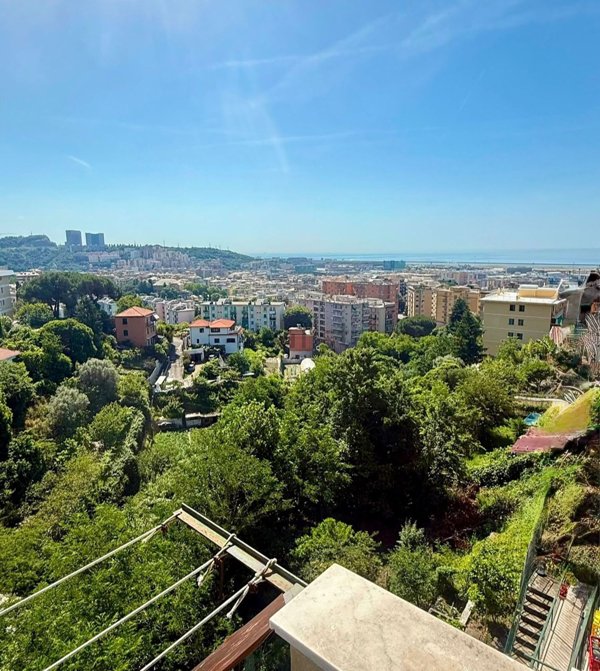 appartamento in vendita a Genova in zona Sestri Ponente