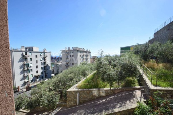 appartamento in vendita a Genova in zona Palmaro / Pra'