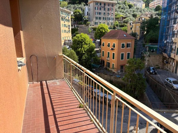 appartamento in vendita a Genova in zona Apparizione
