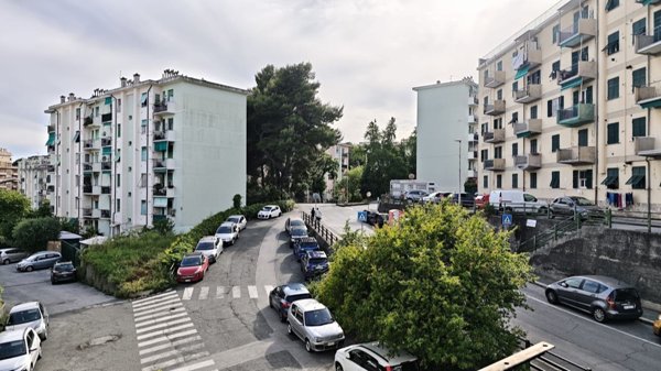 appartamento in vendita a Genova in zona Sestri Ponente