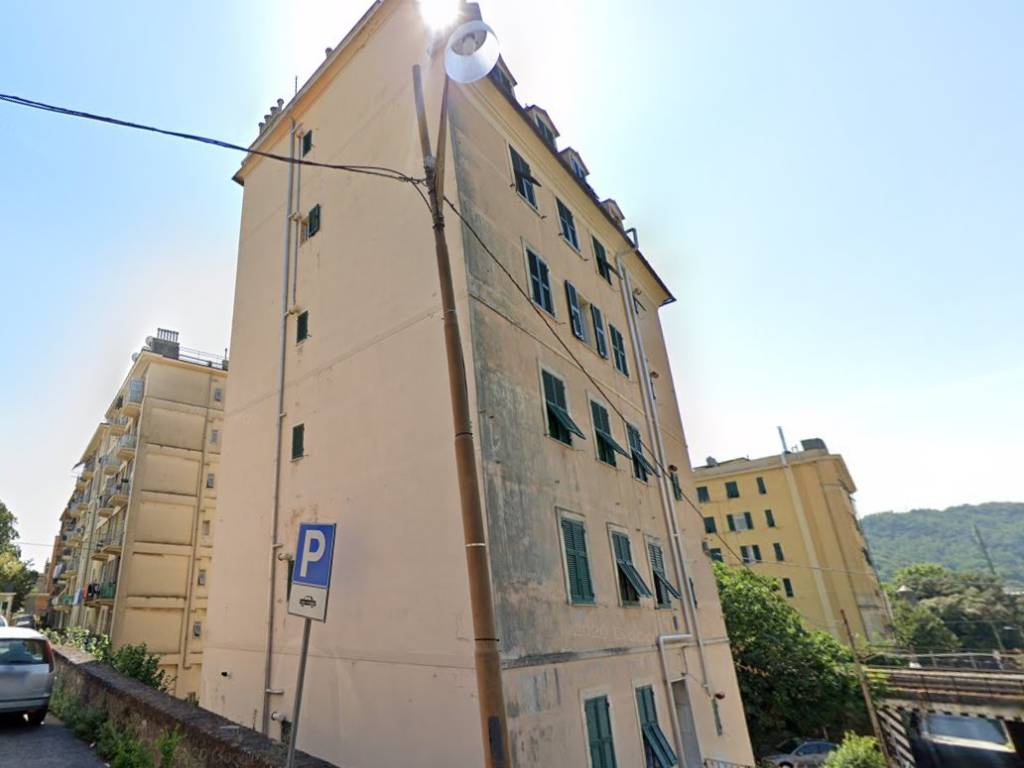 appartamento in vendita a Genova in zona Rivarolo