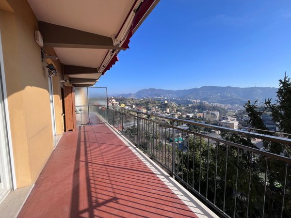 appartamento in vendita a Genova in zona Rivarolo