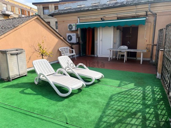 appartamento in vendita a Genova in zona Sestri Ponente