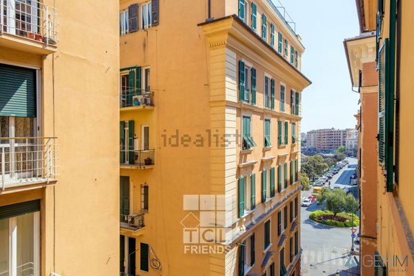 appartamento in vendita a Genova in zona Carignano