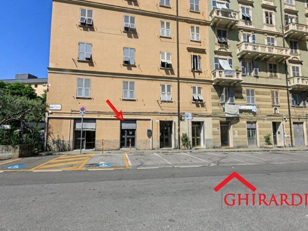 negozio in vendita a Genova in zona Cornigliano