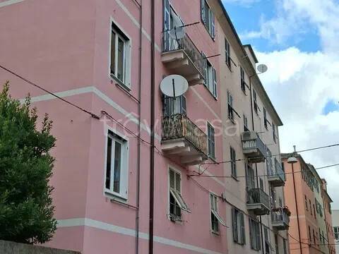 appartamento in vendita a Genova in zona Rivarolo