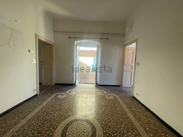 appartamento in vendita a Genova in zona Sestri Ponente