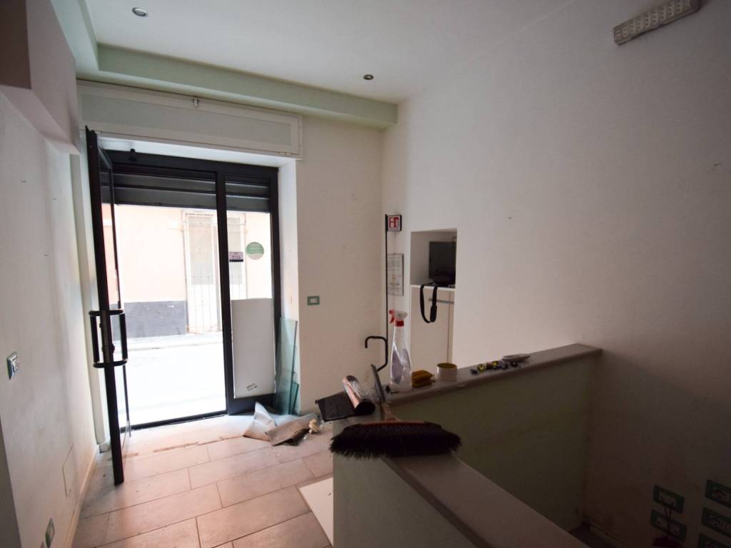 negozio in vendita a Genova in zona Voltri