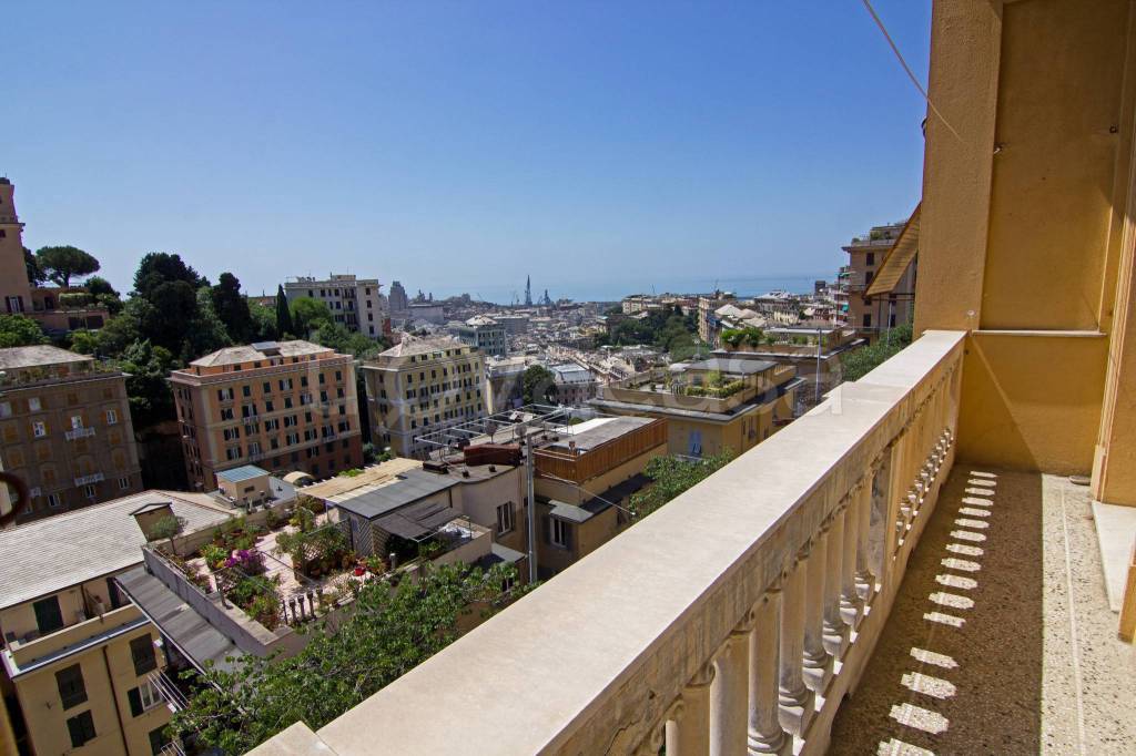 appartamento in vendita a Genova in zona Castelletto